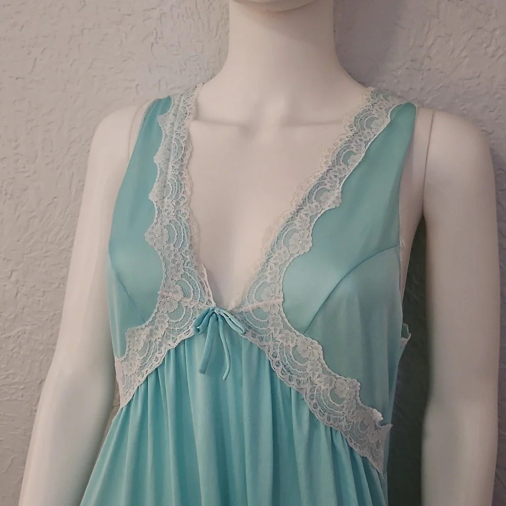 Vintage Union Made 1960s Turquoise Blue Lace Trim Satin Nightgown - Picture 4 of 10